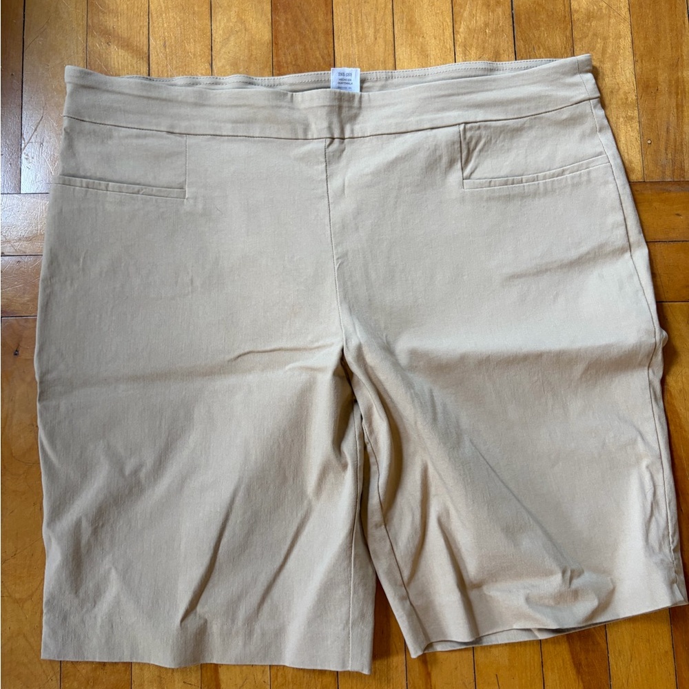 Time and Tru Tan Women's Bermudas